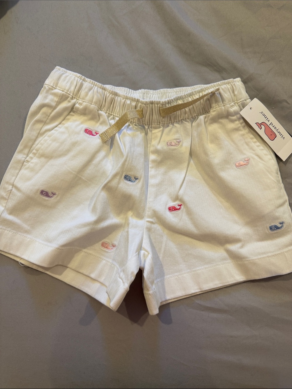 NWT Vineyard Vines White Kids Shorts with Multicolor Whale Embroidery